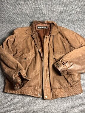 Wear Me Out Vintage Men's Brown Leather Bomber Jacket Size Medium
